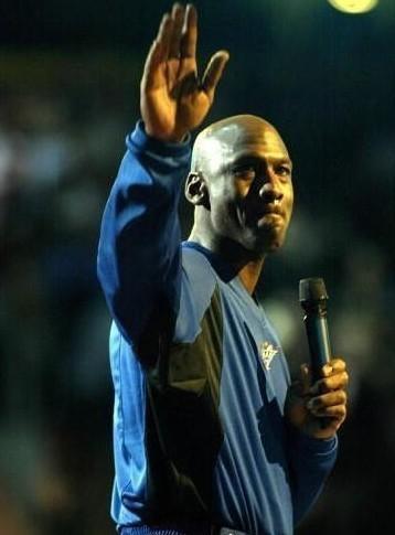 关于拜仁重伤倒地，哈兰德全队围拢祈祷，场面感人的信息-乐动体育APP下载